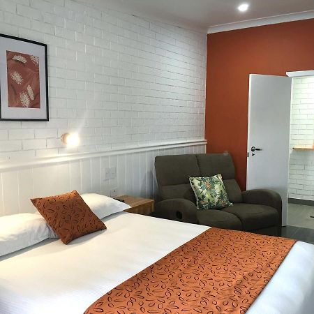 Gin Gin Village Motor Inn Motel Exterior foto