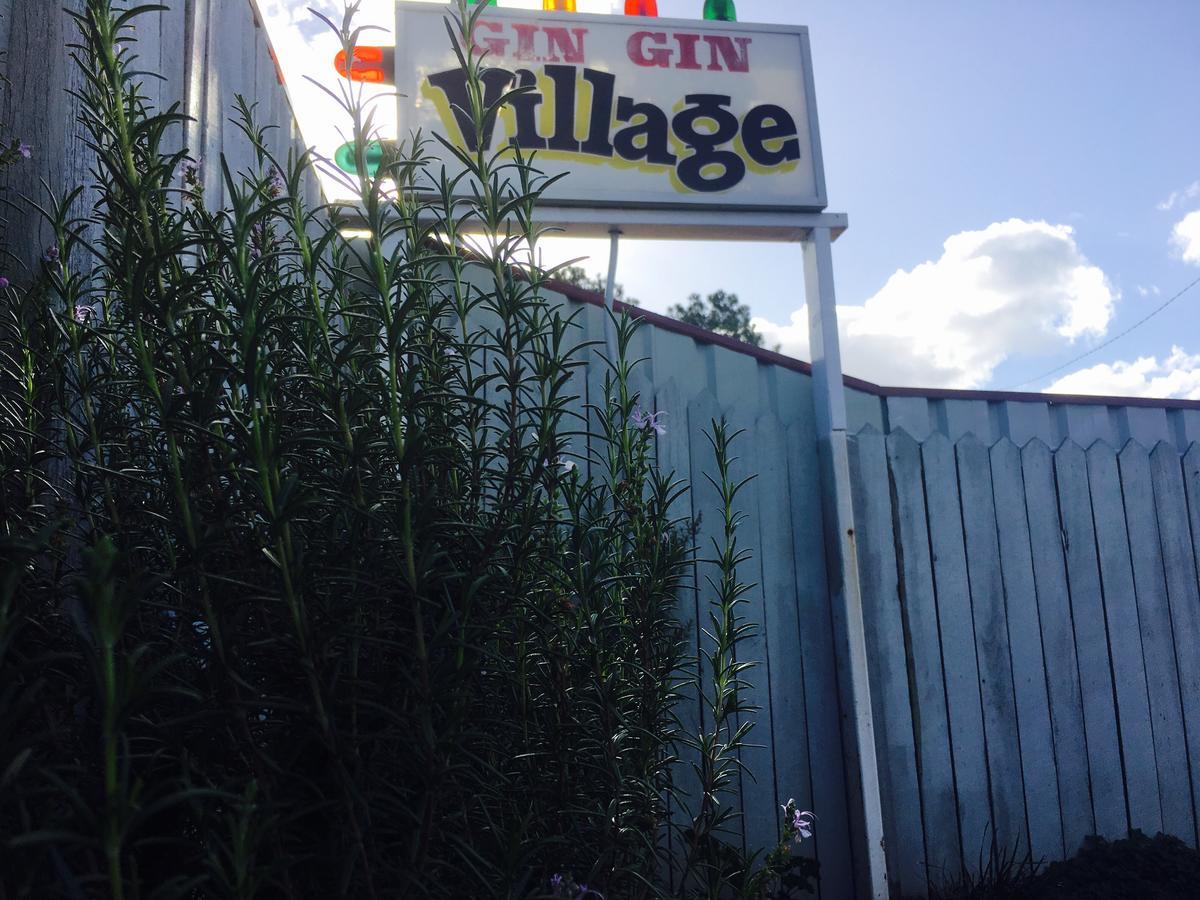 Gin Gin Village Motor Inn Motel Exterior foto